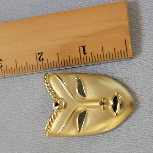 Gold-Toned Mask Face Brooch Pin - Picture 3 of 3